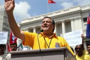 Tarcísio lidera disputa pelo governo de SP