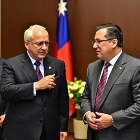 Tarcísio e Ricardo Nunes recebem chanceler do Chile em São Paulo